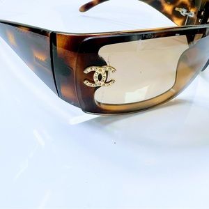 Authentic Chanel Tortoise Frame Swarovski Crystals Logo CC Sunglasses with Case